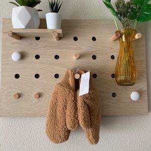 Urban outfitters mitts
